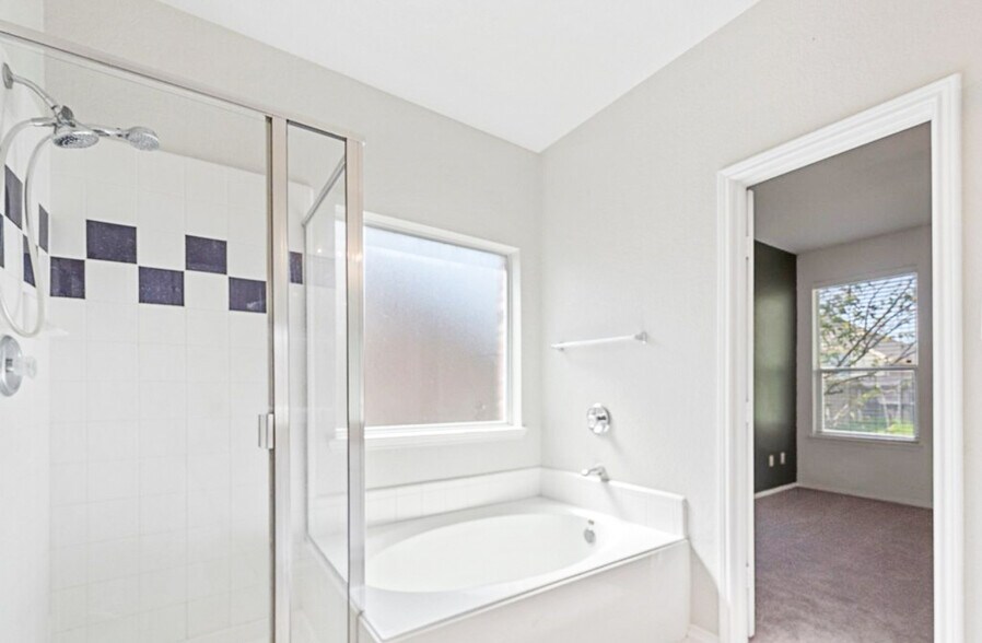 Building Photo - 11705 Pinyon Pine Dr