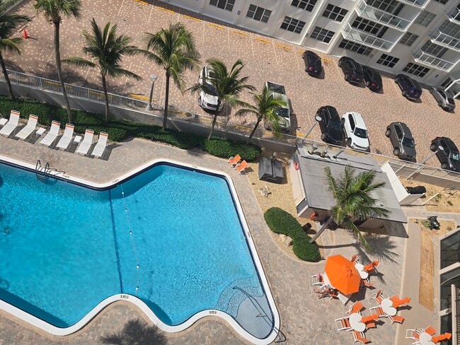 Building Photo - 3800 Galt Ocean Dr