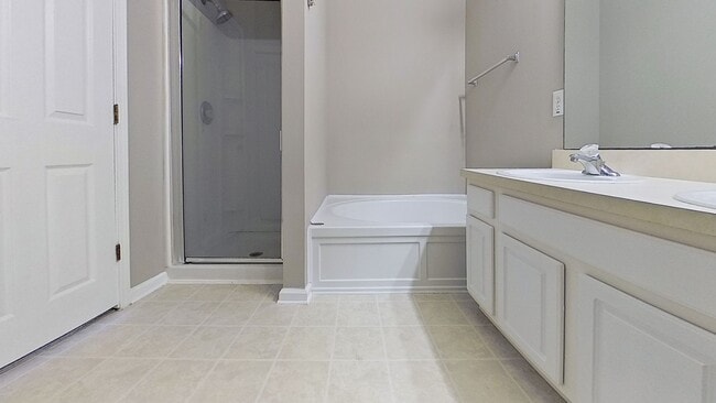 Building Photo - Renovated Condo in the heart of Mandarin