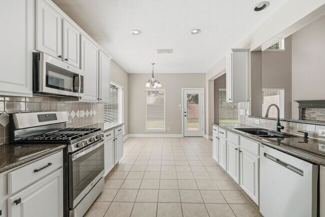 Building Photo - 3007 Eagle Lake Dr