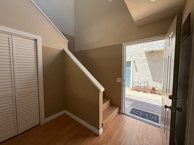 Building Photo - Beachside Condo – Steps to the Sand