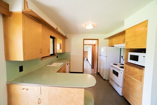 Building Photo - Large One Level Oregon City Home