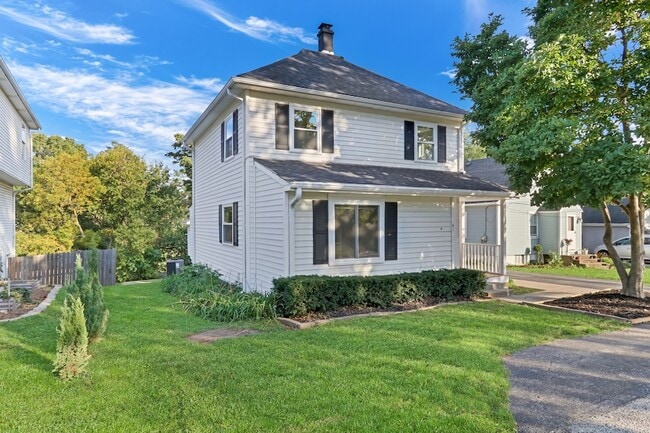 Primary Photo - 27065 N Ridge St