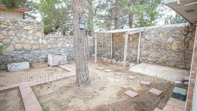 Building Photo - 11608 James Watt Dr