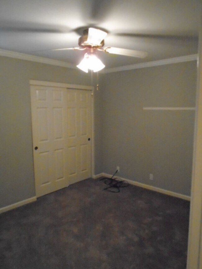 Building Photo - NICE TWO STORY, 3 BEDROOM, 3 FULL BATHROOM...