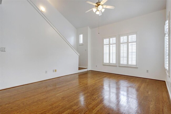 Building Photo - 1144 W 25th St