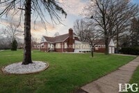 Building Photo - 391 Perry Dr