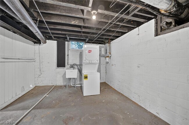 Building Photo - 2017 Goodnor Rd