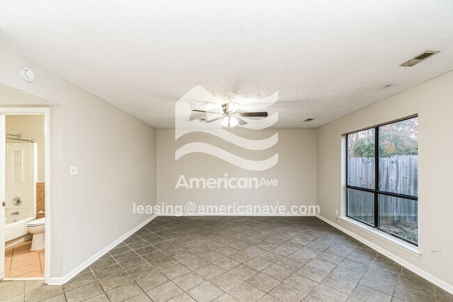 Building Photo - 3536 Torbay Dr