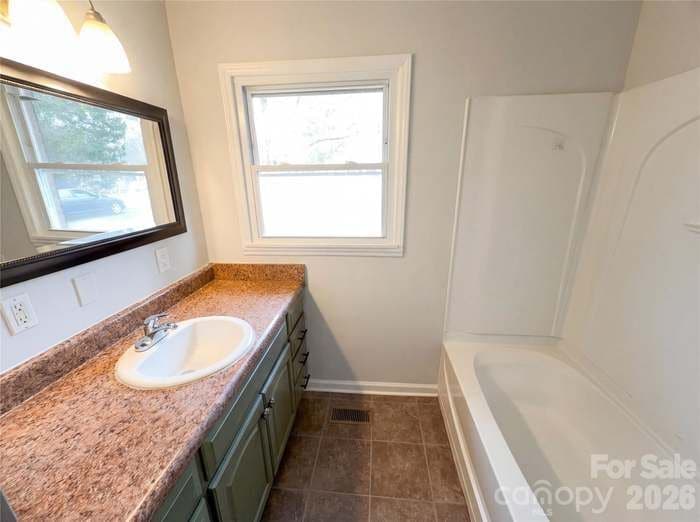 Building Photo - 120 Sunset Ln