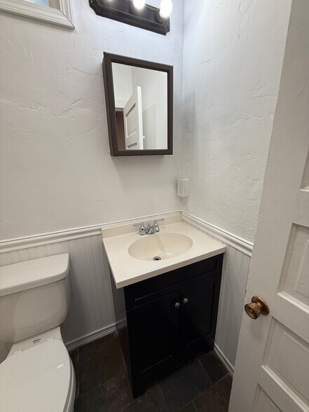 Building Photo - 308 E Callender St