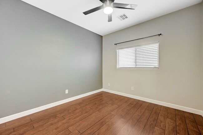 Building Photo - Stunning one story in the NW!