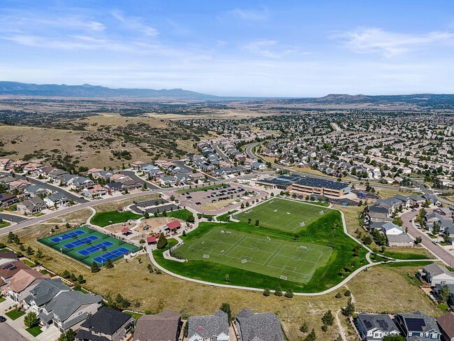 Building Photo - Beautiful 5 Bedroom Home- Move in Ready- C...