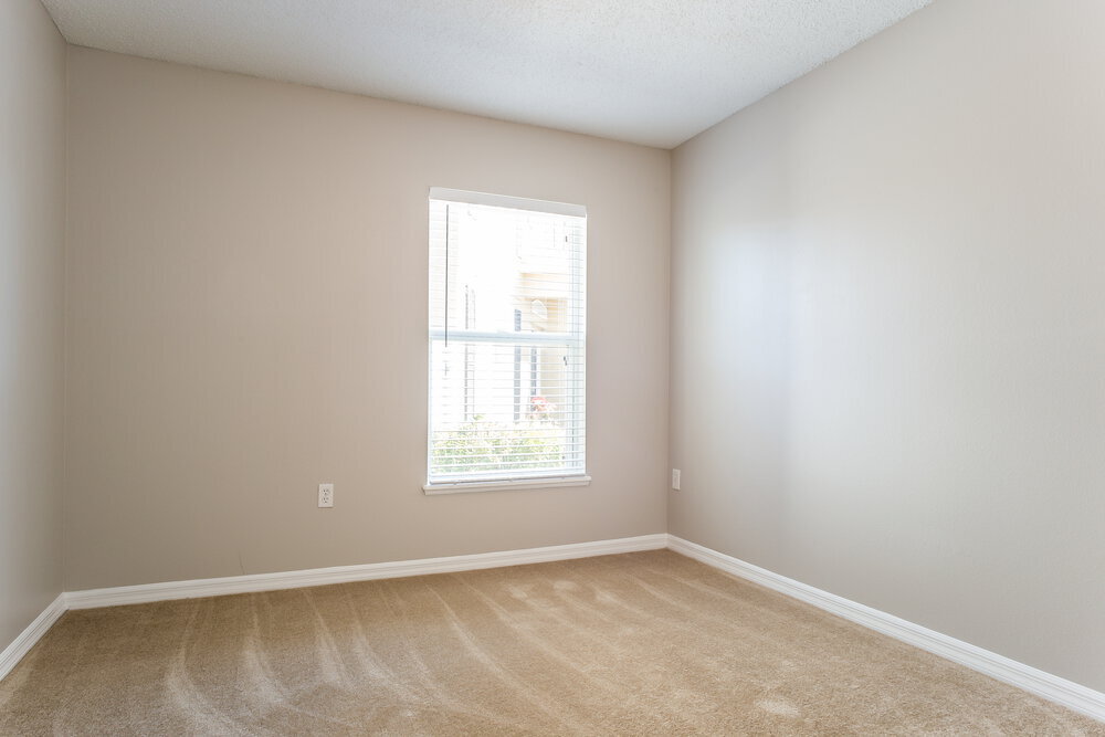 Building Photo - 142 Woodbury Pines Cir