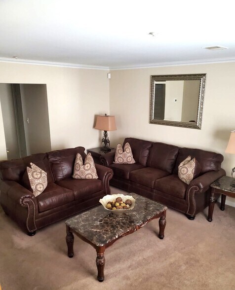 Building Photo - 16420 Ellipse Ter