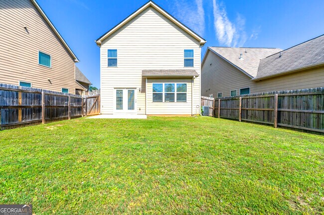 Building Photo - 2411 Oakleaf Cir
