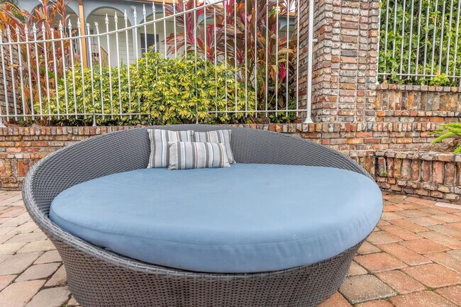 Building Photo - 4312 W Roland St