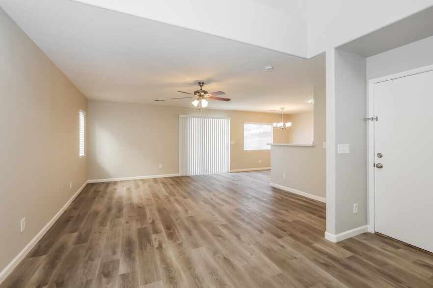 Building Photo - 5014 Sapphire Light St