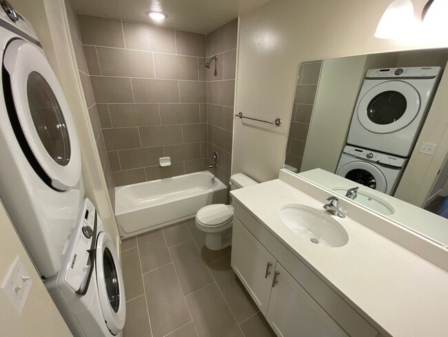 Building Photo - Completely Renovated Provo Condo Available...