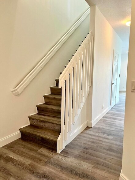 Building Photo - 10253 Vía Hibiscus