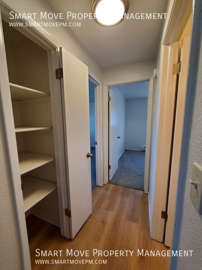 Building Photo - 2559 Targee-