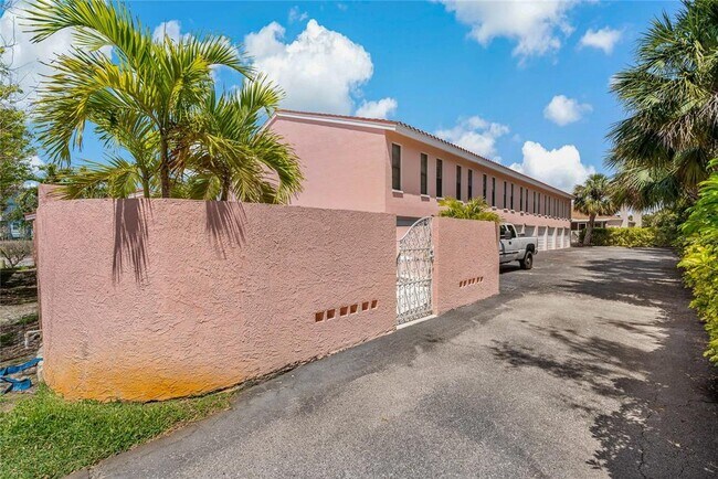 Building Photo - 357 8th Ave N
