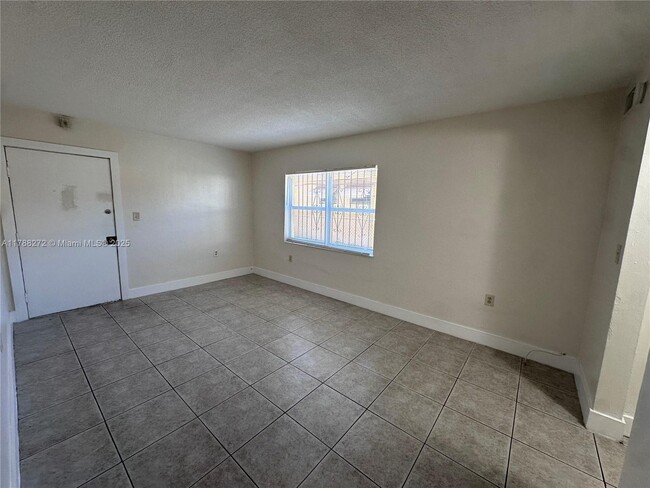 Primary Photo - 16150 NE 19th Ct