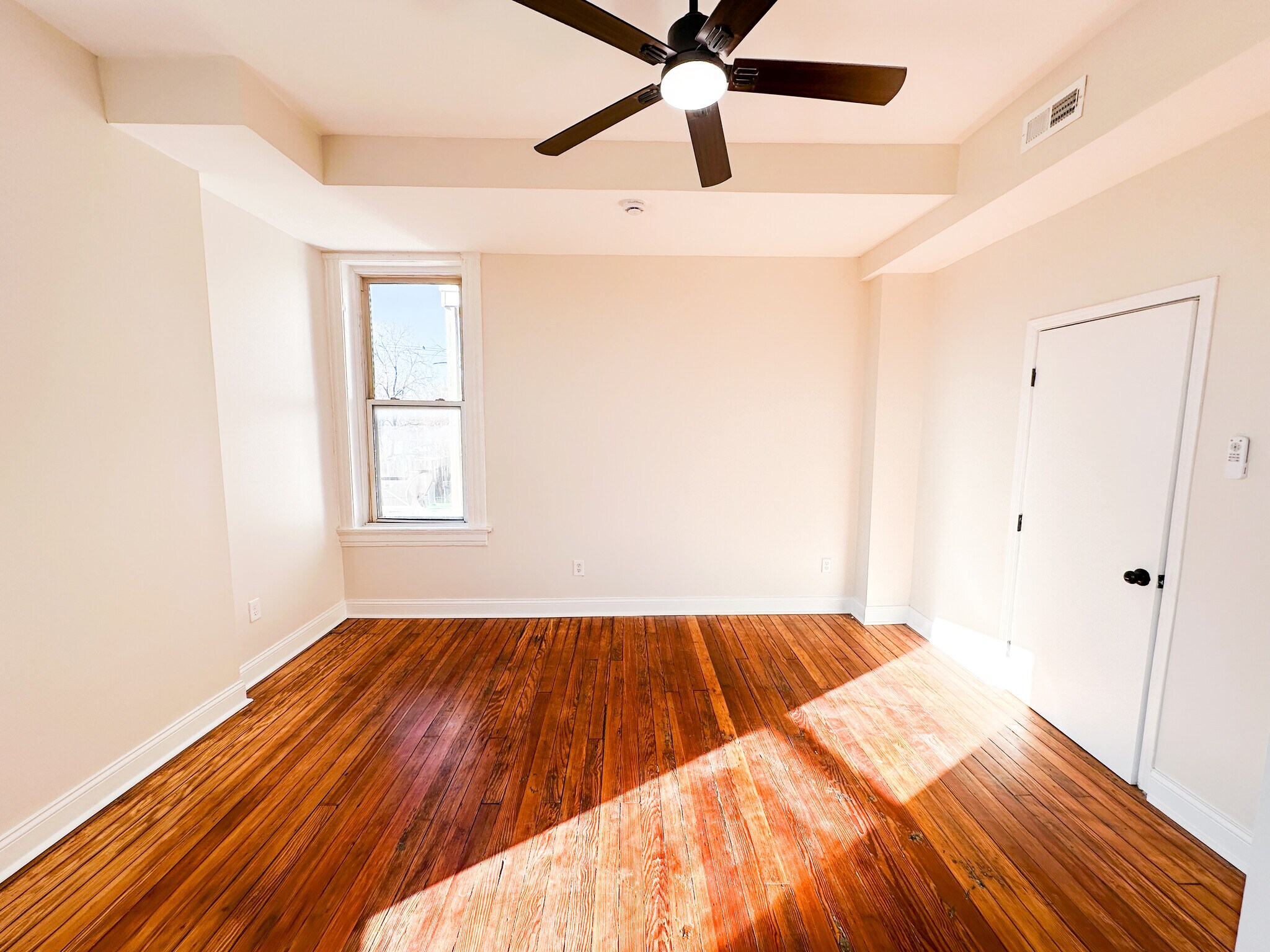 Building Photo - 3333 California Ave