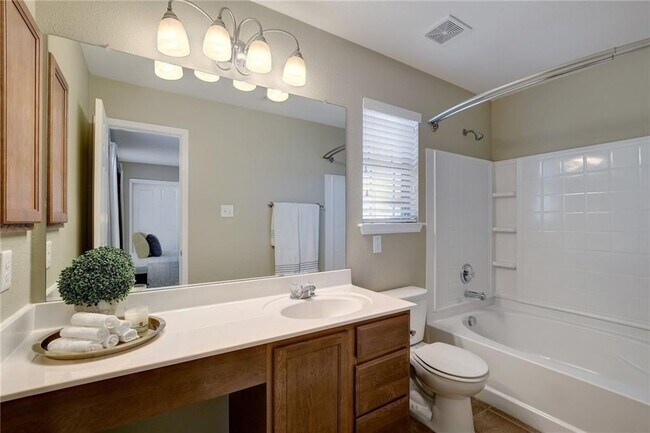 Building Photo - 201 Edwin