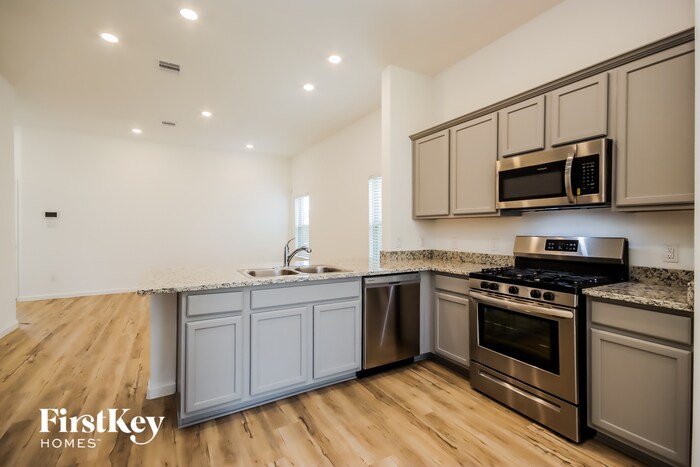 Building Photo - 15807 Kinord Ter Dr