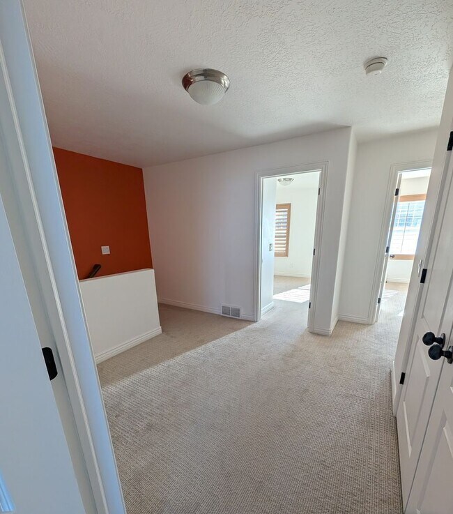 Building Photo - Beautiful 3 Bedroom Condo for Rent in Draper