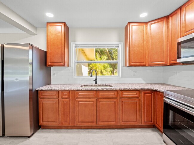 Building Photo - 3-bedroom, 2-bathroom pool home