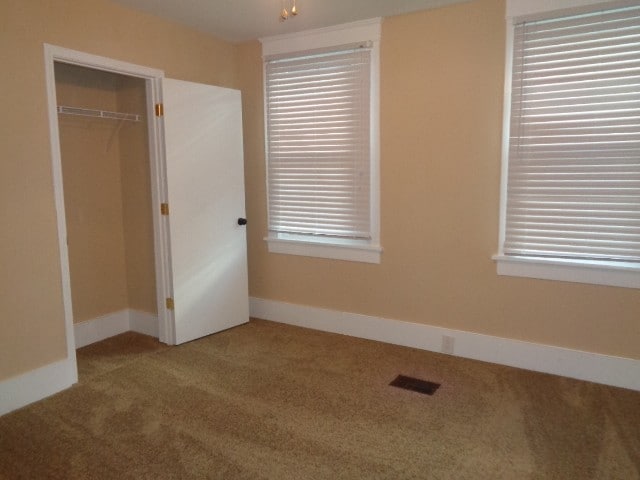 Building Photo - 1921 Evelyn Ave