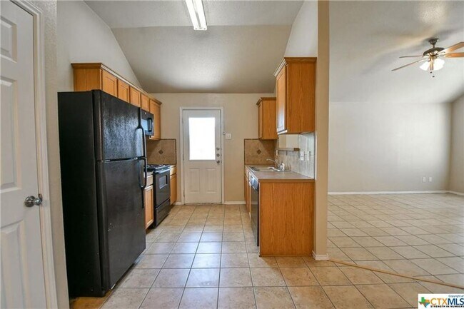 Building Photo - 1102 Leah Dr