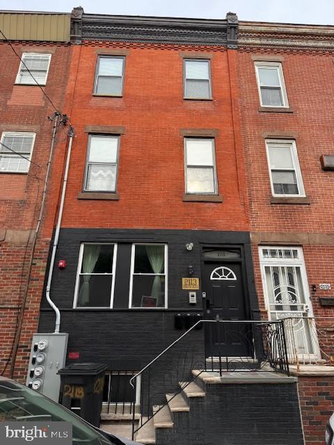 Primary Photo - 2113 S 15th St