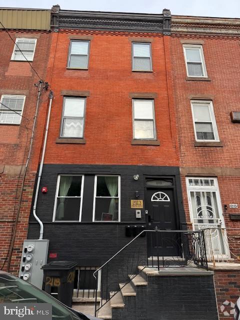 Building Photo - 2113 S 15th St