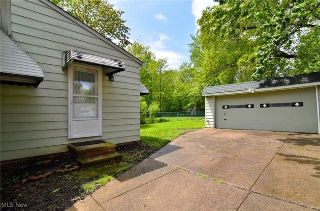 Building Photo - 1518 Wilmar Rd