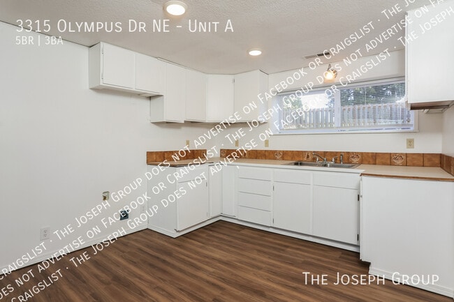 Building Photo - 3315 Olympus Dr NE