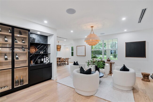 Building Photo - 9301 SW 93rd Ave