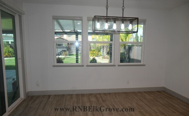 Building Photo - 10060 Carinata Dr