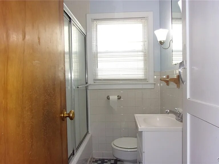 Building Photo - 223 W Molloy Rd