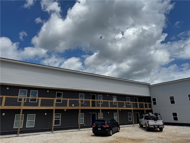 Building Photo - 2301 N Center St