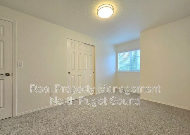 Building Photo - 8311 15th Pl NE