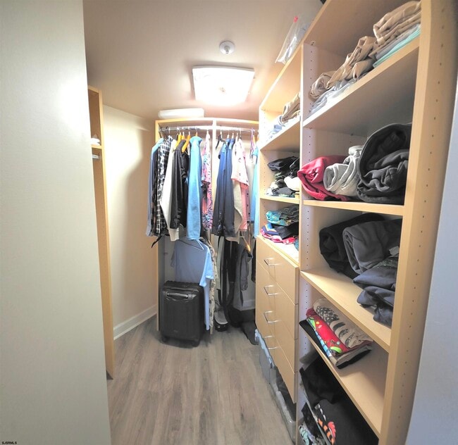 Building Photo - 526 Pacific Ave