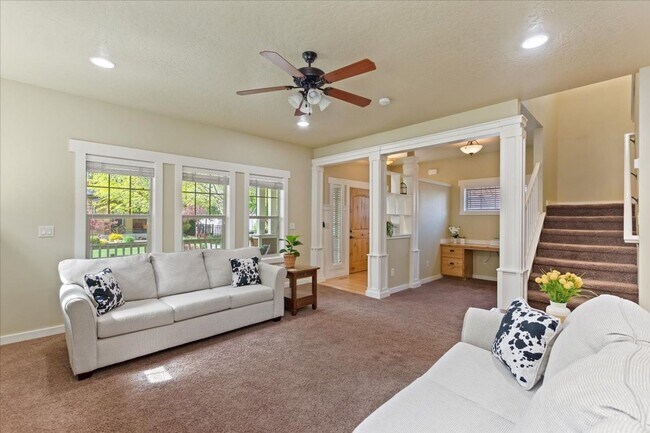 Building Photo - 3-Bedroom Craftsman-Style Home