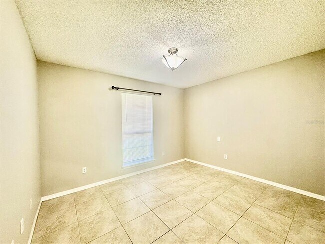 Building Photo - 45 Lee Dr