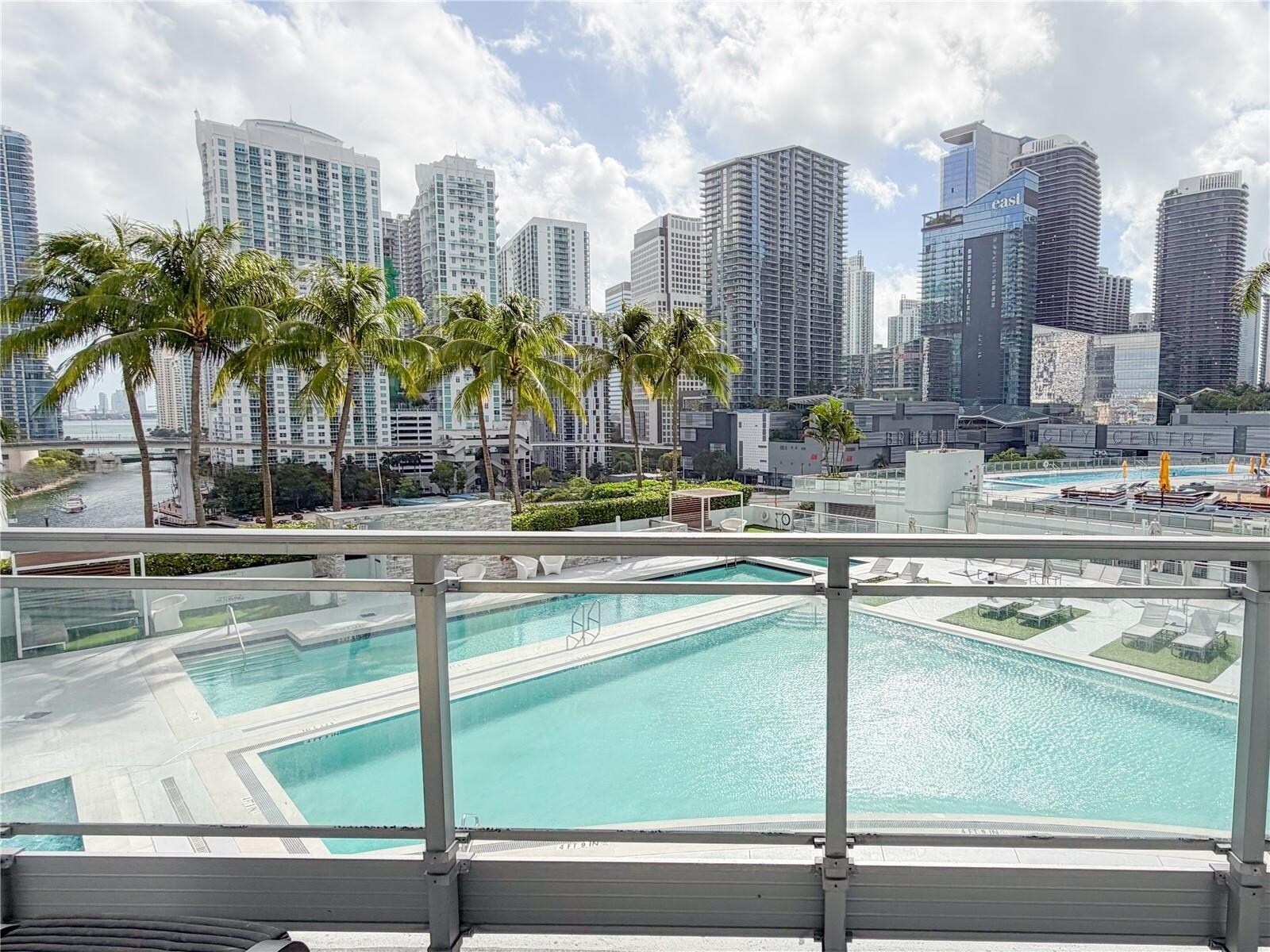 Building Photo - 90 SW 3rd St