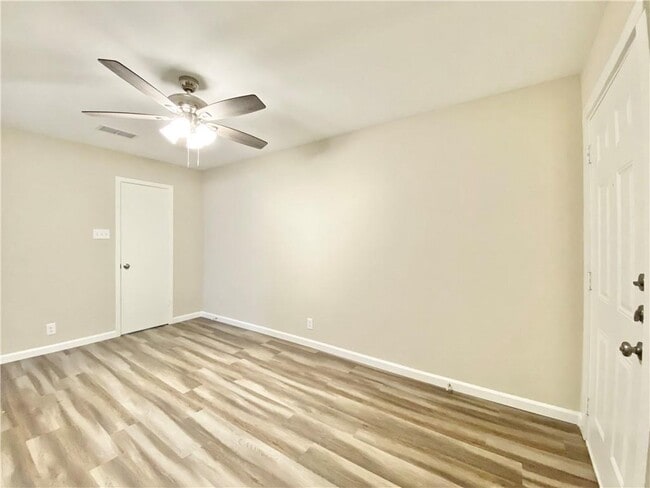 Building Photo - 2110 Blue Meadow Dr