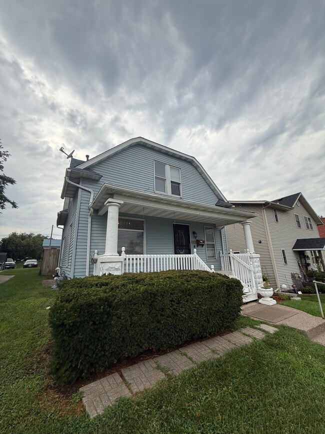 Primary Photo - 2-912 E 6th St