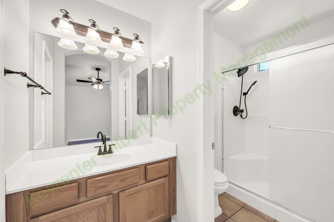 Building Photo - 1284 W Kingbird Dr